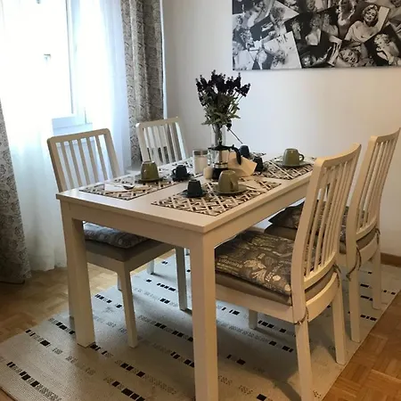 Valeryhomeholiday Centro Apartment Trento